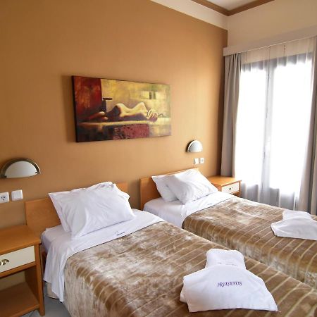 Iridanos Hotell Antikyra Exteriör bild