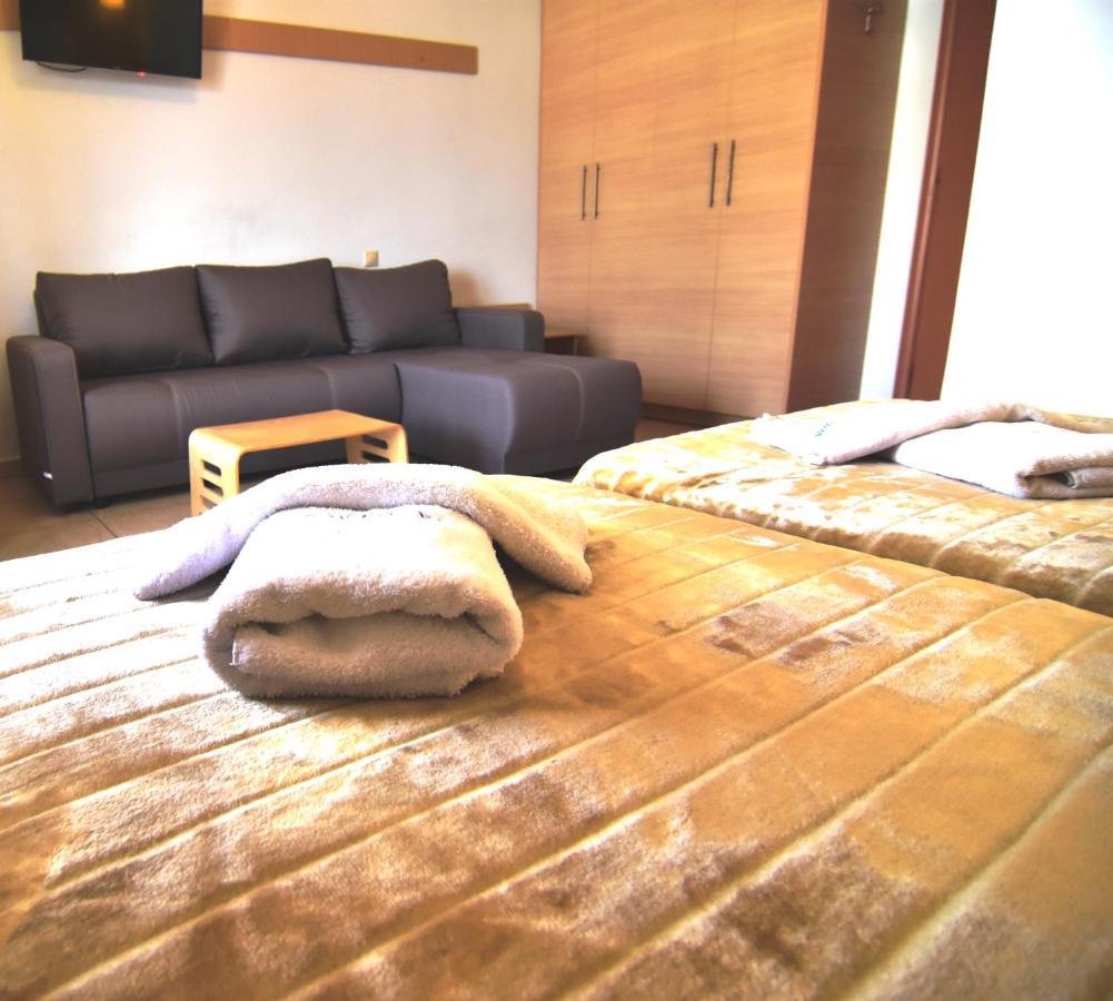 Iridanos Hotell Antikyra Exteriör bild