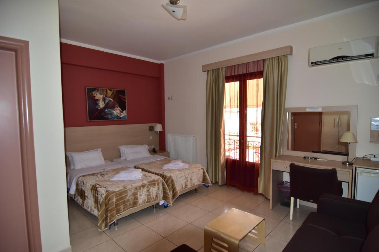 Iridanos Hotell Antikyra Exteriör bild