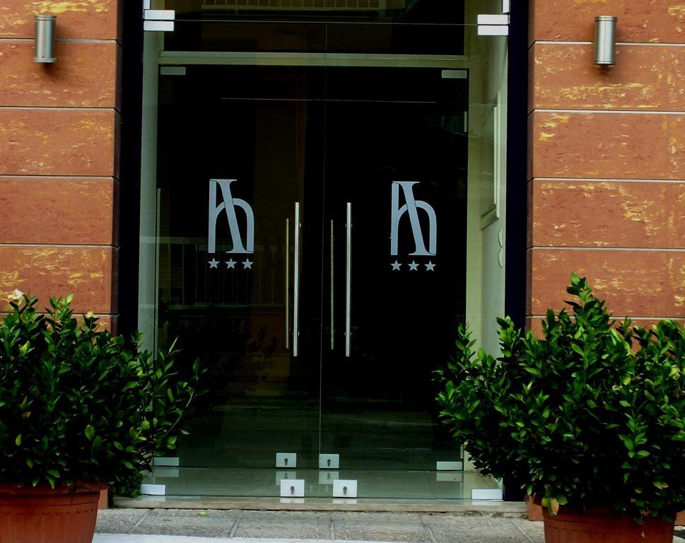Iridanos Hotell Antikyra Exteriör bild