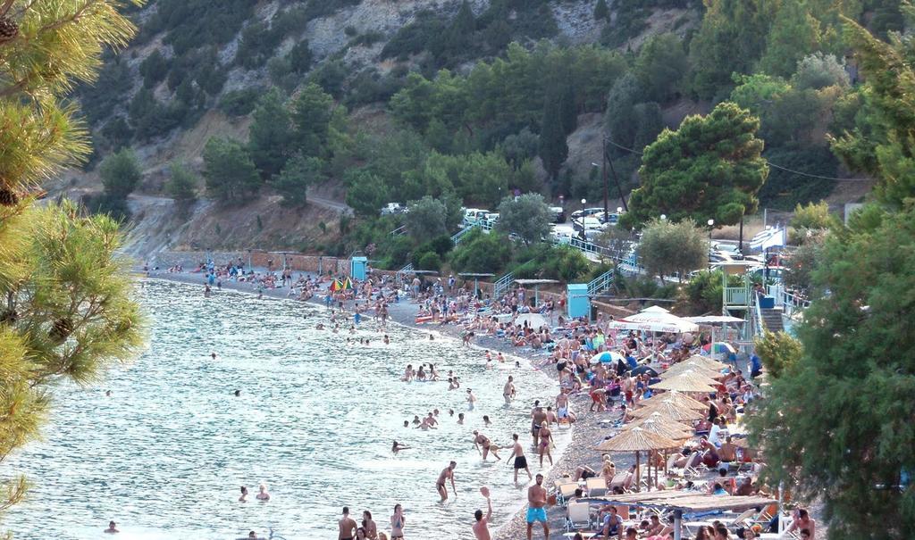 Iridanos Hotell Antikyra Exteriör bild