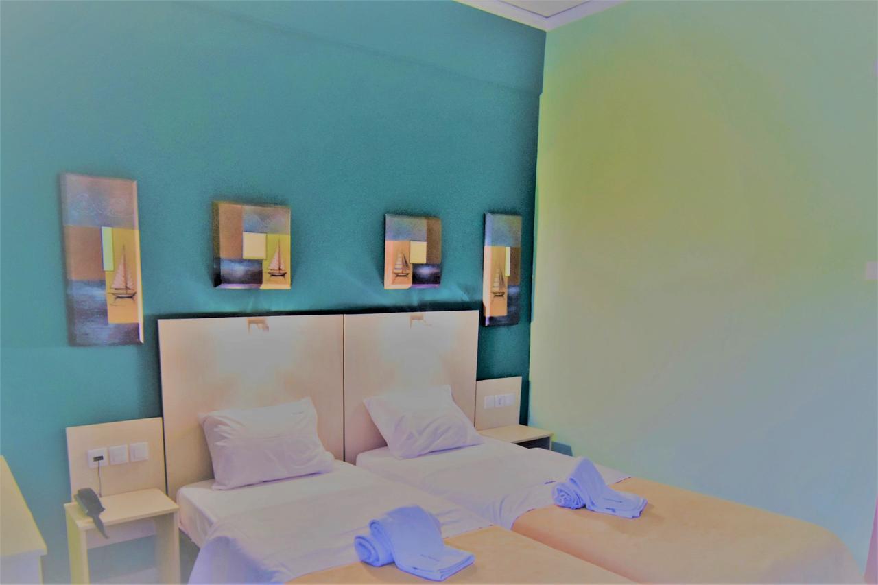 Iridanos Hotell Antikyra Exteriör bild