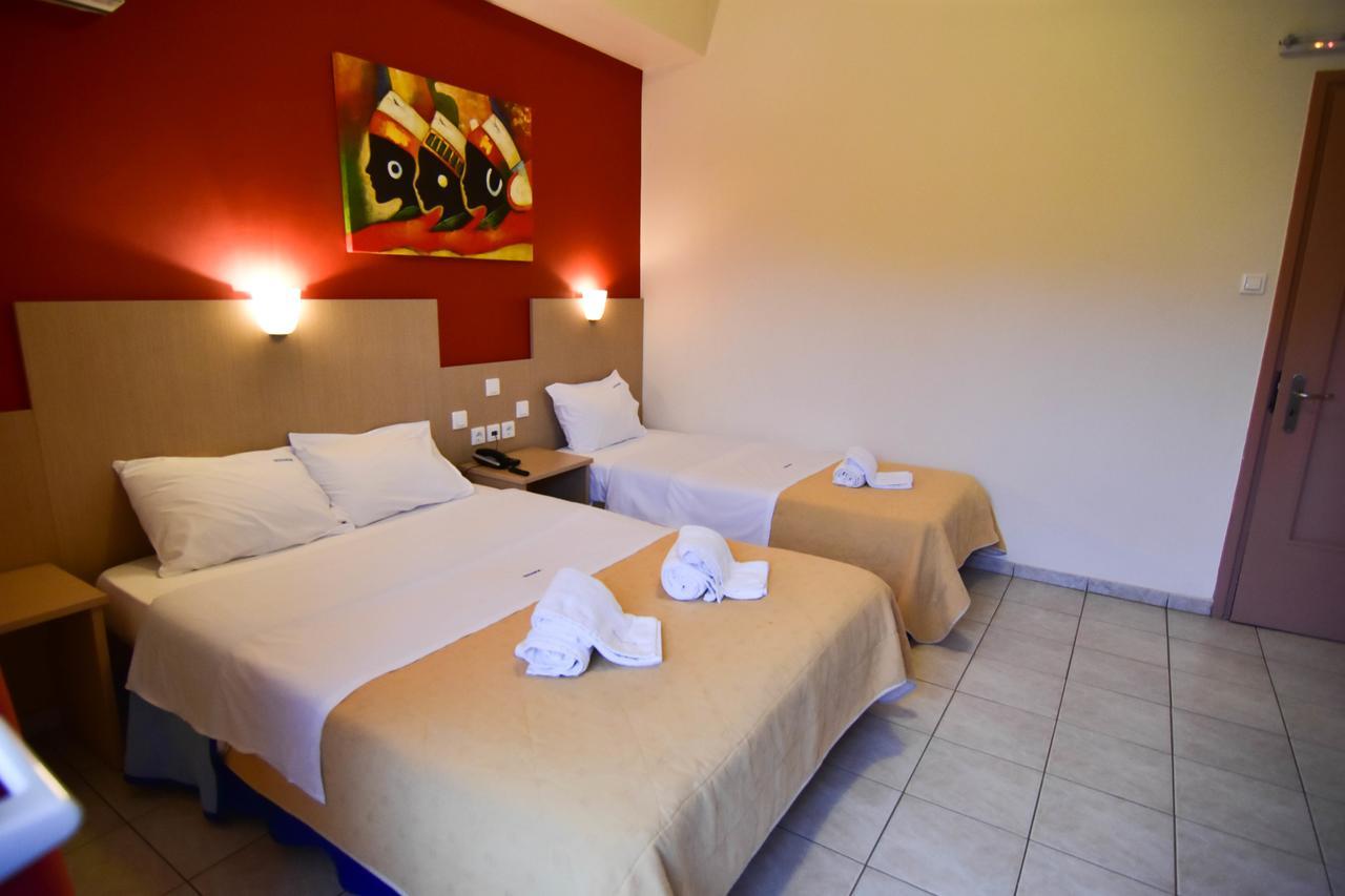 Iridanos Hotell Antikyra Exteriör bild