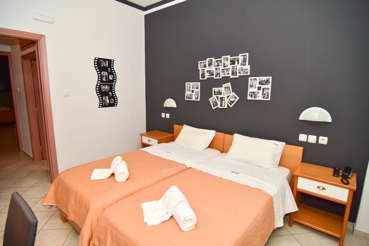 Iridanos Hotell Antikyra Exteriör bild