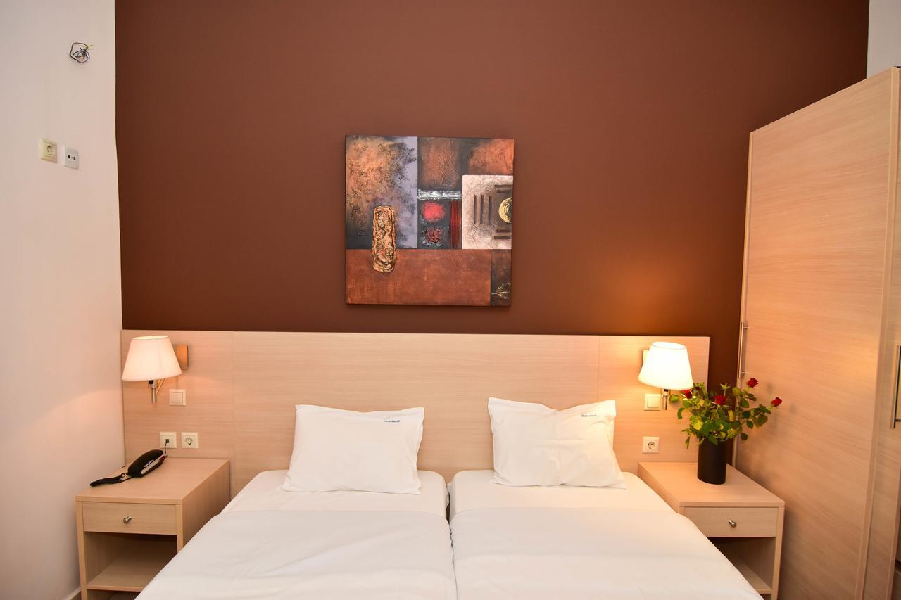 Iridanos Hotell Antikyra Exteriör bild